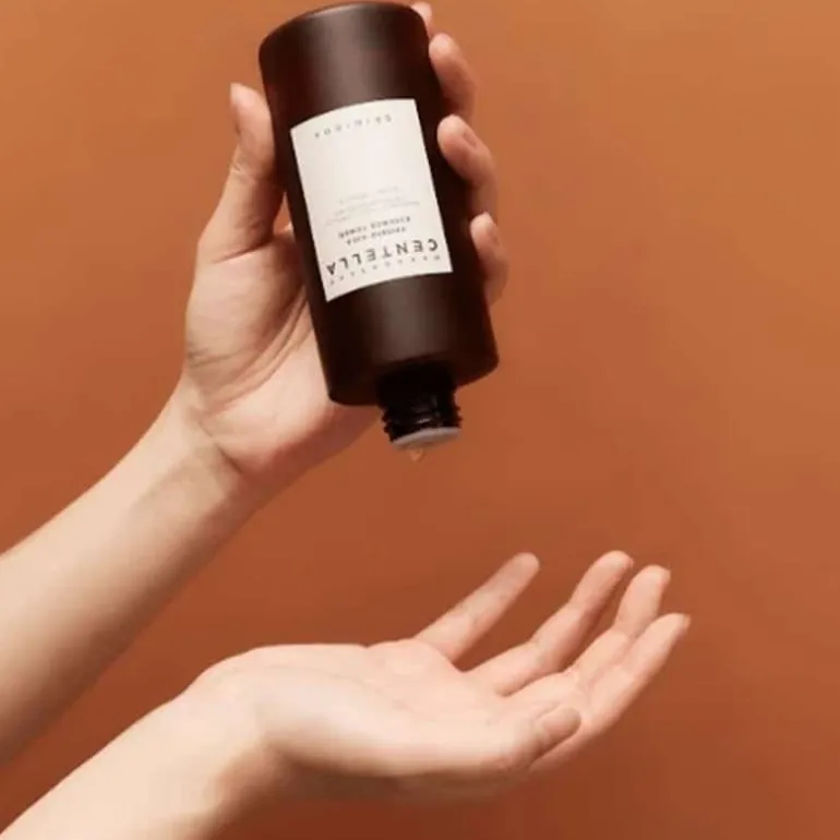 SKIN1004 Madagascar Centella Probio-Cica Essense Toner 210ml