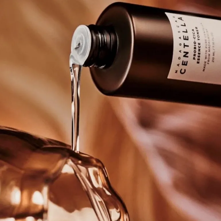 SKIN1004 Madagascar Centella Probio-Cica Essense Toner 210ml