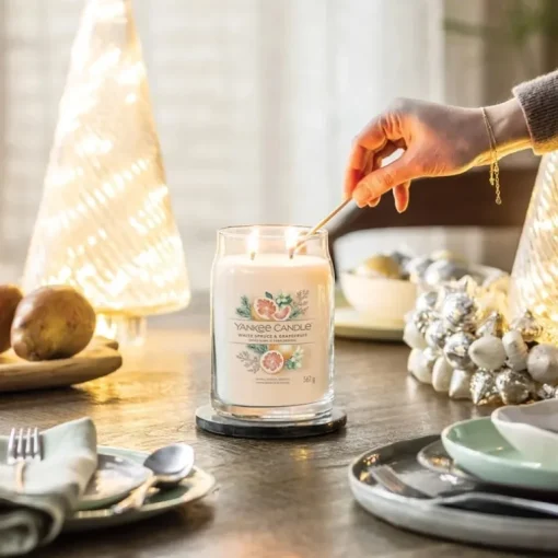 Yankee Candle Signature Large Jar White Spruce & Grapefruit 567g